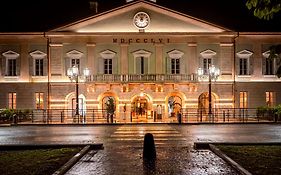 Pavillon Suite & Apartments