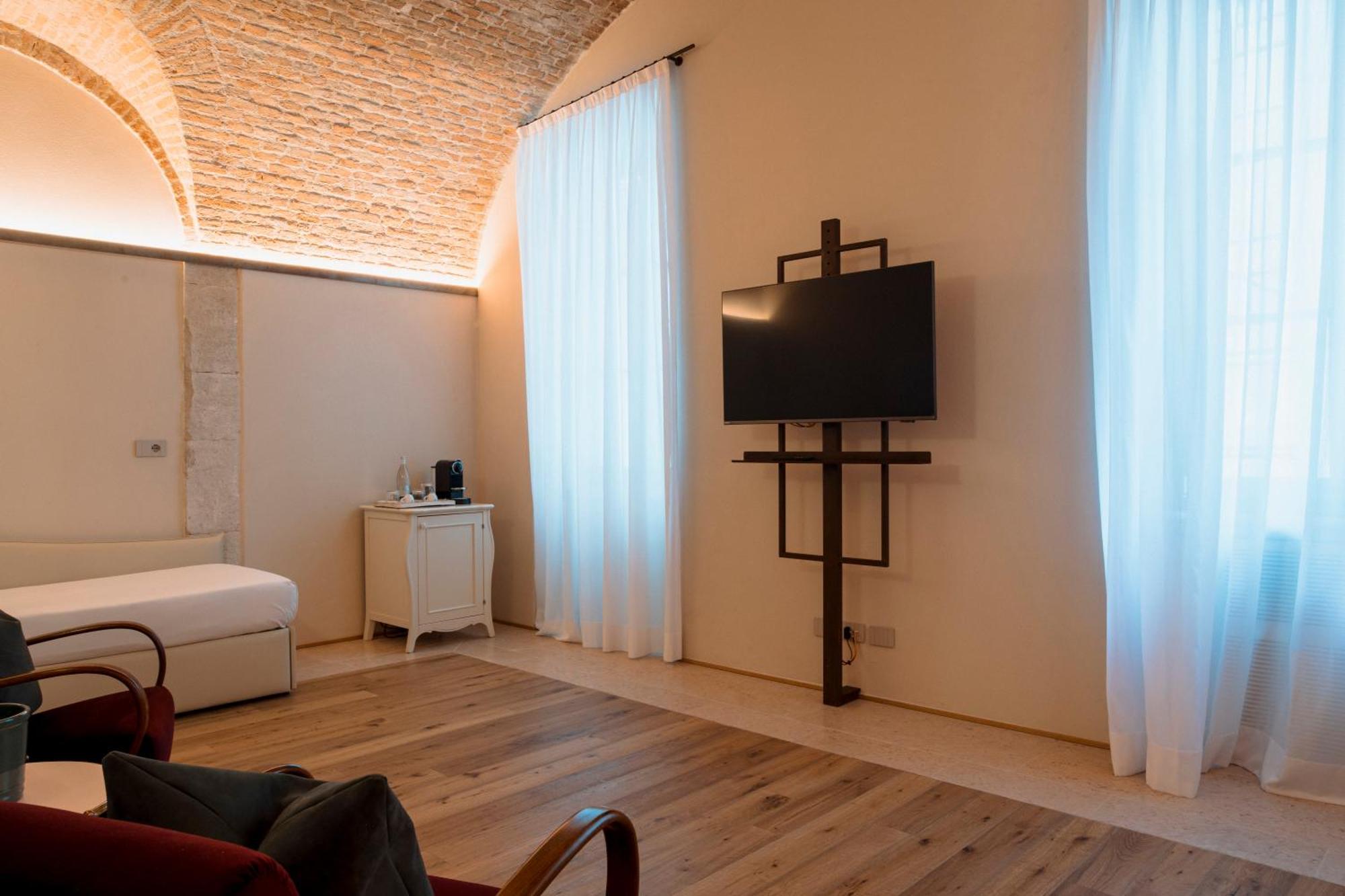 Pavillon Suite & Apartments Peschiera del Garda Esterno foto