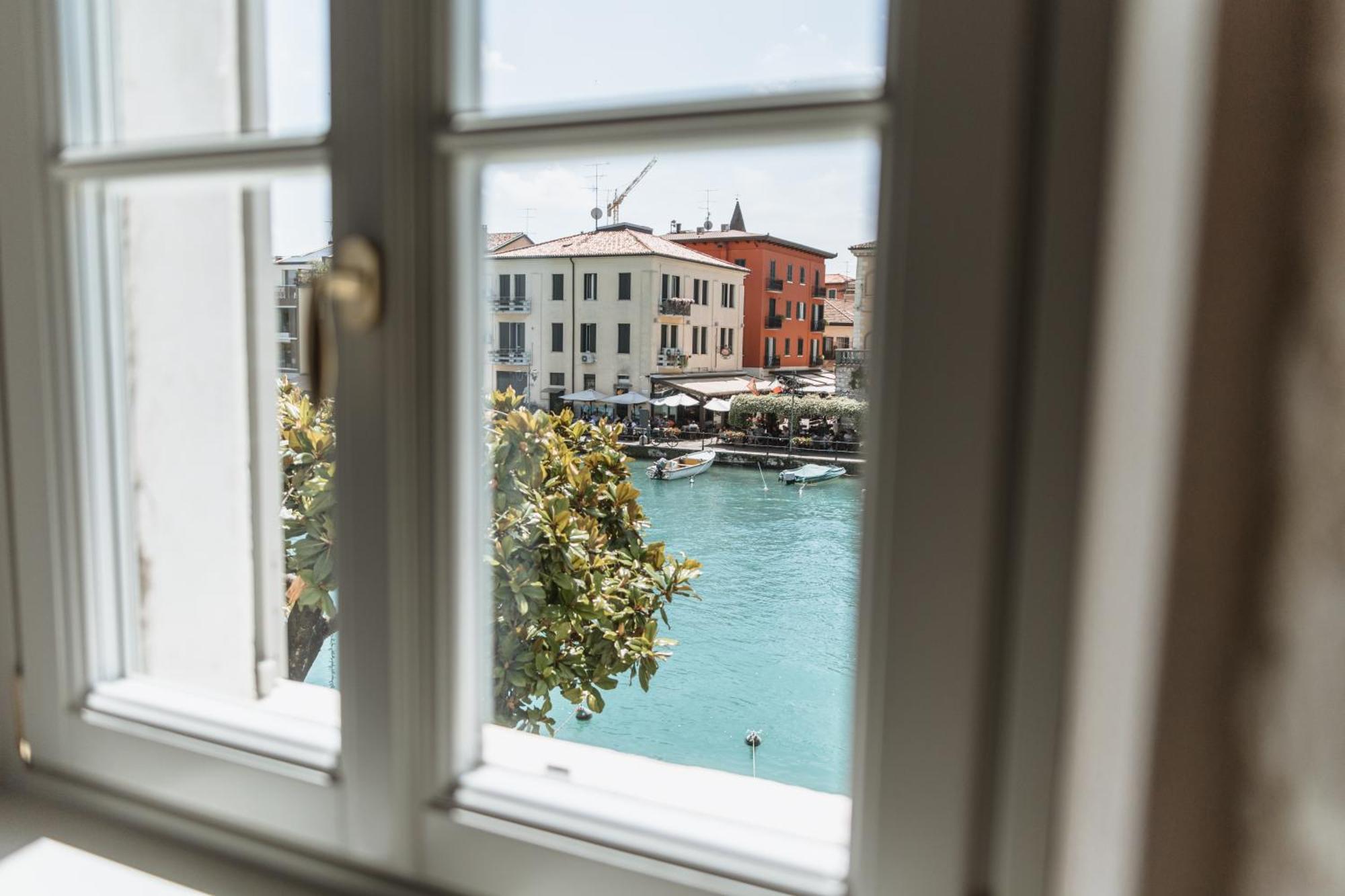 Pavillon Suite & Apartments Peschiera del Garda Esterno foto